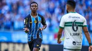 Gabriel Mec perde espaço no Grêmio após mudança de esquema