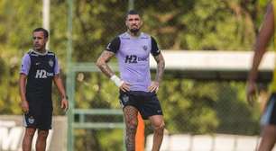 Atlético teme ficar sem zagueiros no banco contra o Grêmio