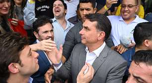 Missão diz que avisou Flávio Bolsonaro sobre filiação fraudulenta e que TSE negou cancelar registro