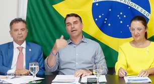 Flávio Bolsonaro diz que assessoria achou que e-mails do Missão eram spam: 'Ninguém conhece'