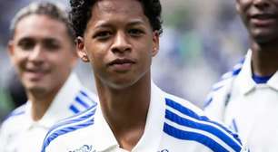 Zé Lucas rouba a cena durante Cruzeiro x Flamengo no Mineirão pela Libertadores