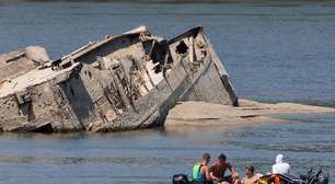 Os arqueólogos não conseguem acreditar no que a seca do Danúbio revelou: barcos nazistas, bombas, uma moto e até um mamute