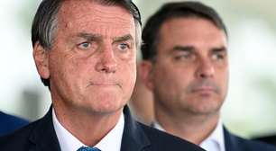 Bolsonaro pede ao STF autorização para se consultar com esposa de Flávio, que é dentista
