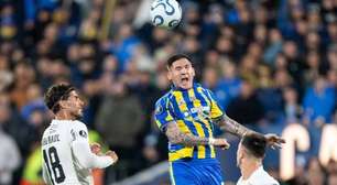 Corinthians supera expulsão e empata com o Rosario Central pela Libertadores