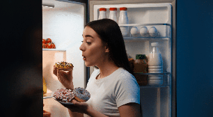 Dificuldade para dormir? Veja hábitos alimentares que podem estar atrapalhando o seu sono