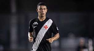 De volta ao time titular do Vasco, Rojas valoriza chance e foca na classificação
