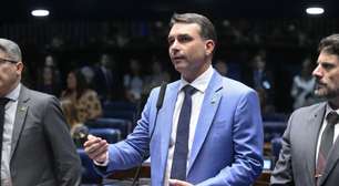 Flávio Bolsonaro inclui fim da reeleição e reforma política em plano de governo entregue ao TSE