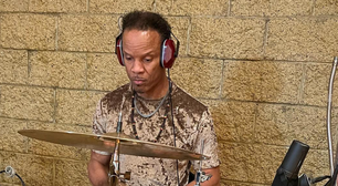 Baterista do Earth, Wind &amp; Fire está em coma induzido após ataque cardíaco