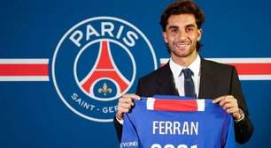 PSG anuncia Ferran Torres, destaque da conquista mundial da Espanha