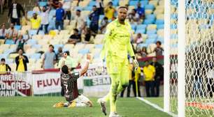 Com gol de Cano no fim, Fluminense vira sobre o Palmeiras no Maracanã
