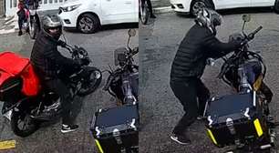 Vídeo mostra homem com bag de entregador furtando painel de moto em segundos em SP
