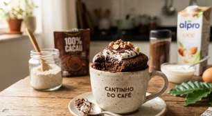 Mug cake de café com cacau fica pronto em poucos minutos