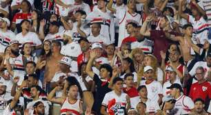 Torcida do São Paulo protesta após empate contra o Coritiba