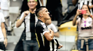 Cuello marca duas vezes, Atlético-MG vence o Grêmio e se aproxima do G5 do Brasileirão