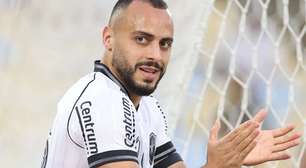 Arthur Cabral é expulso, após Vitória x Botafogo, pela "Lei Vini Jr."