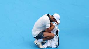 Djokovic passa mal em quadra e é eliminado em estreia de torneio nos EUA