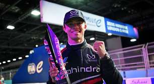 Fórmula E: Nyck de Vries lidera dobradinha histórica da Mahindra e conquista pole em Londres