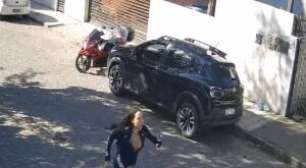 Vídeo: Cantora pernambucana é assaltada na frente de casa no Recife