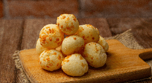 Pão de queijo: 6 receitas fáceis para fazer em casa, do tradicional ao recheado