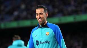 Busquets volta ao Barcelona após um ano de aposentadoria