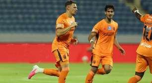 Hugo Moura marca duas vezes e vive início de destaque na Arábia Saudita