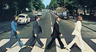 Beatles: Atores das cinebiografias do Fab Four recriam capa de 'Abbey Road'; veja