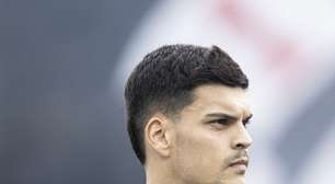 Vídeo: Gabriel Brazão provoca a torcida do Vasco em São Januário