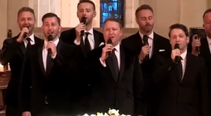 De arrepiar: Bonnie Tyler é homenageada por coral em cerimônia de despedida no País de Gales