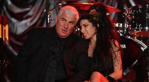 Pai de Amy Winehouse perde processo contra amigas da cantora e é condenado a pagar R$ 7,5 milhões