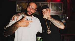 Mc Hariel homenageia Depay após renovação com o Corinthians; vídeo