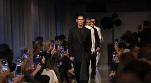 Ricardo Almeida celebra 30 anos de passarela com desfile que mostra a evolução da alfaiataria