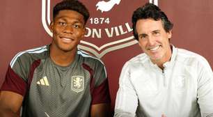 Aston Villa contrata goleiro destaque do Japão na Copa do Mundo