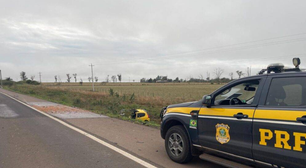 Homem morre após colisão frontal entre carro e carreta na BR-472, em Itaqui