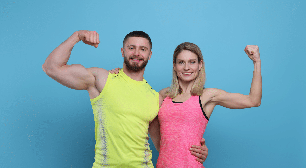 Braços musculosos: entenda como a qualidade da pele influencia a percepção da definição