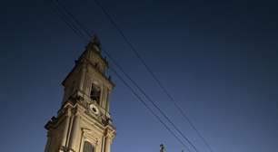 Fachada da Igreja da Antiga Sé ganha nova iluminação após mais de 5 anos desativada no Rio