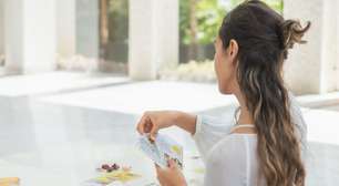 Por que tantas mulheres procuram o Tarot nas horas de crise