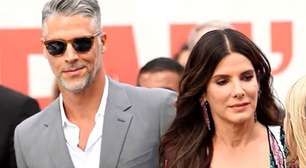 Sandra Bullock fala, pela primeira vez, sobre a morte do marido: 'Partiu muito antes de o corpo partir'