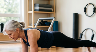 José Ruiz, treinador: 'Aos 60 anos, é melhor fazer pranchas de 20/40 segundos e combiná-las com outros exercícios; os abdominais também se fortalecem com agachamentos e remadas'
