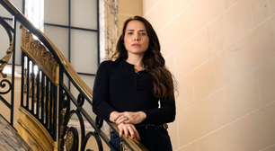 Adriana descobre vício de Ulisses e arma nova estratégia de vingança