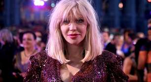 Baixista do Faith No More diz que demitiu Courtney Love enquanto ela fazia striptease