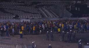 Torcida do Rosario Central entra em conflito com a PM após eliminação