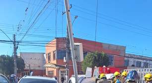 Acidente entre dois carros deixa três feridos e mobiliza bombeiros em Canoas