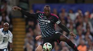 Usain Bolt retorna ao futebol e se junta a ídolos da Premier League