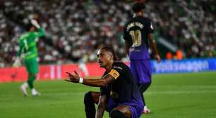 Com Raphinha goleador, Barcelona faz cinco na estreia de LaLiga