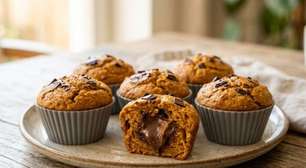 Muffin de cenoura trufado na airfryer: saudável e sem açúcar adicionado