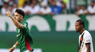 Palmeiras goleia o Vasco, afunda rival e dispara na liderança do Brasileiro
