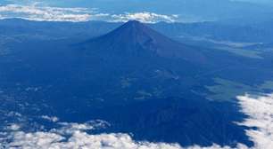 Pai deixa filho de 7 anos sozinho em caminhada no Monte Fuji