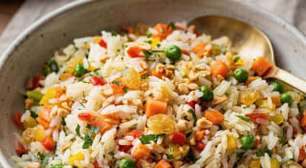 Arroz à grega: fácil para o dia a dia, nem precisa de festa