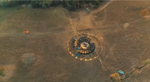 Henrique e Juliano exibem fazenda de luxo com pista de pouso em Tocantins