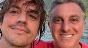 Você sabia? Irmão de Luciano Huck é casado com ator famoso; saiba quem